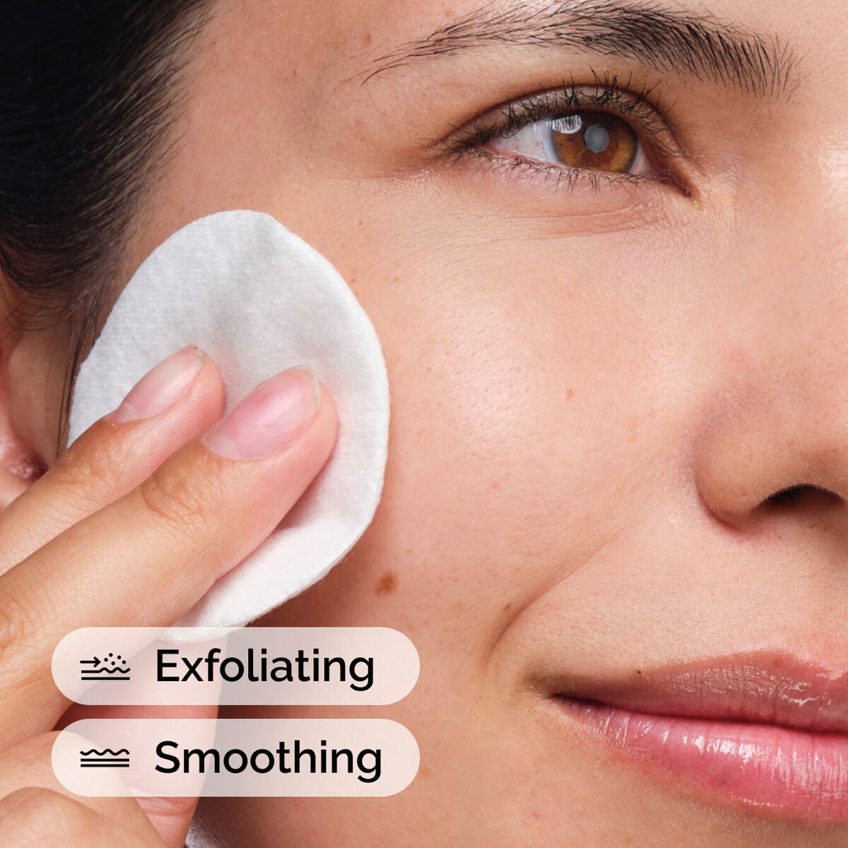 glycolic-acid-7-exfoliating-toner-i3 ord-glycolic-acid-exfoliating-toner-model-application-with-benefits.jpg
